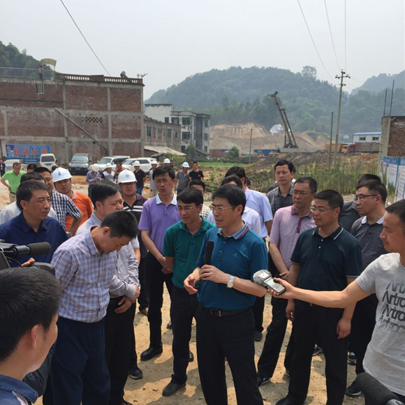 昭通市委書記范華平一行調(diào)研鹽津水田棚改安置點(diǎn)建設(shè)項目