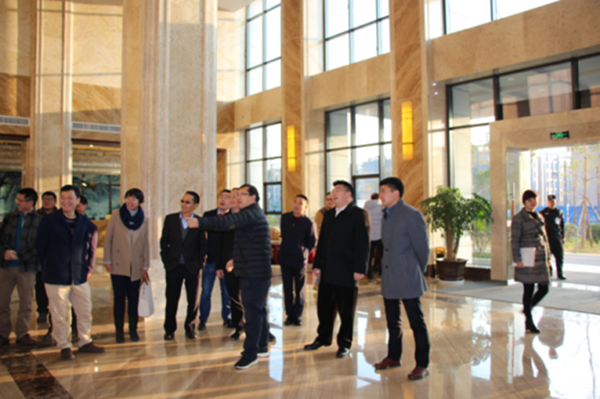 劉國強視察云南建投昭通發(fā)展大廈