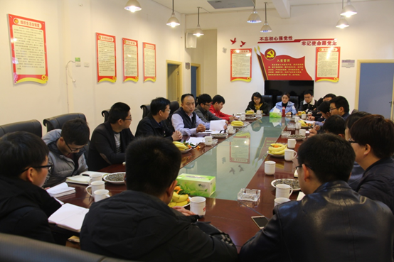 南疆地產(chǎn)與云建地產(chǎn)組織召開(kāi)青年職工座談會(huì)