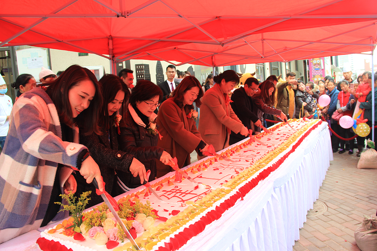 建工新城生活廣場舉辦周年慶活動
