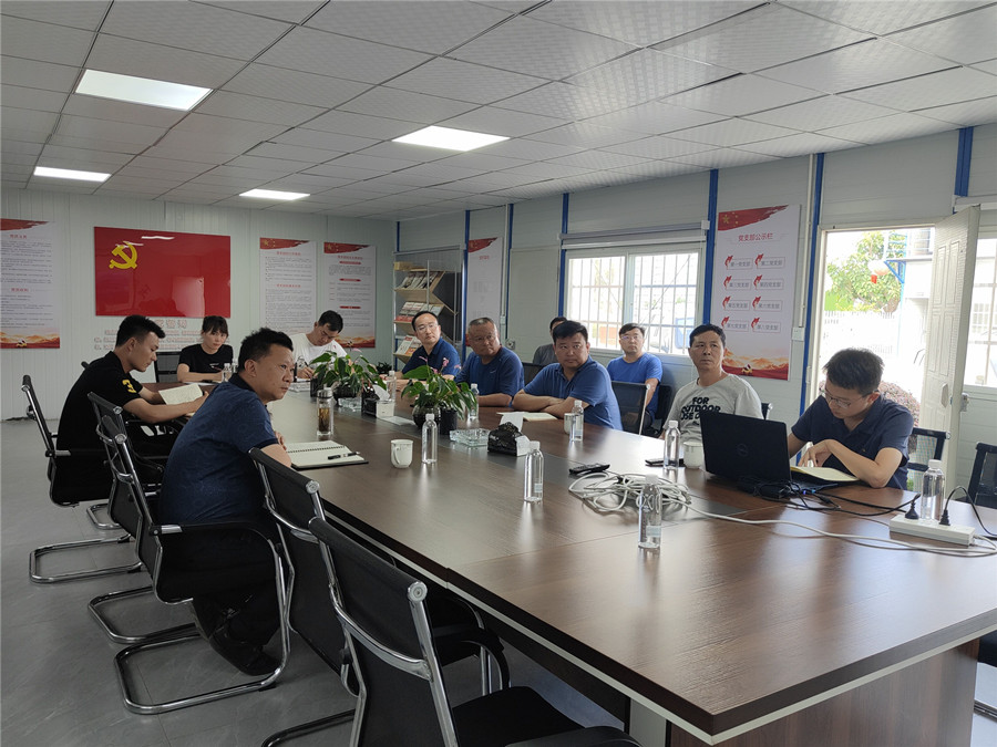 紅塔區(qū)區(qū)委副書記、代區(qū)長馬云華到玉溪高鐵新城項目調(diào)研