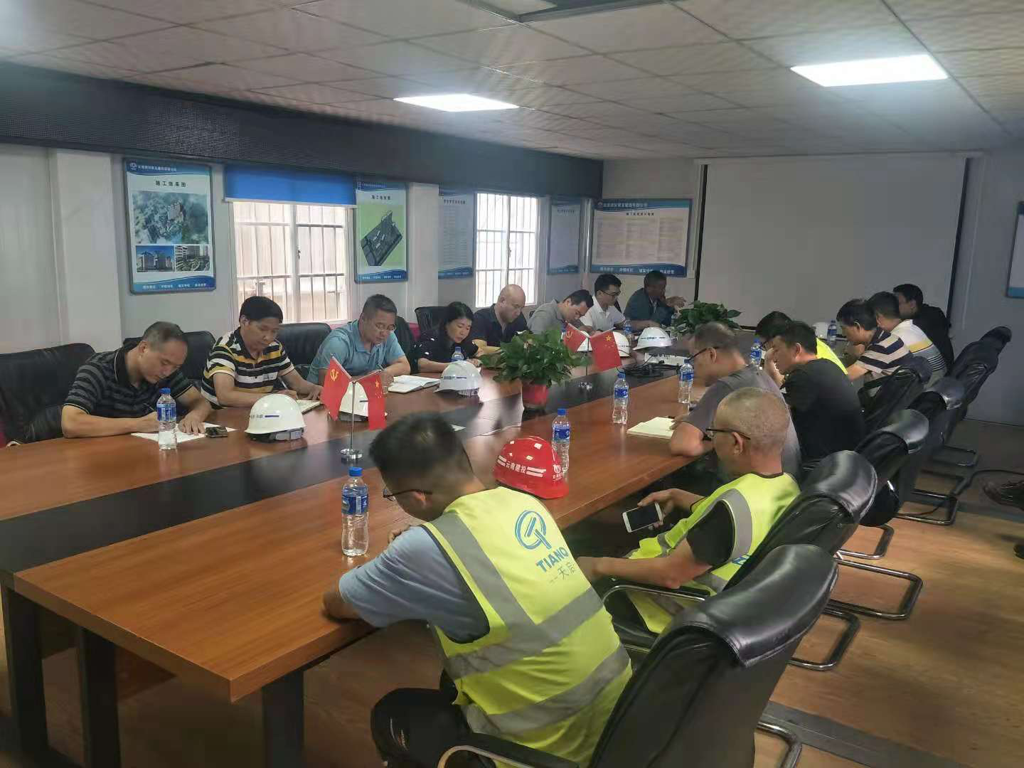 武繼紅、袁明紅到安居和苑項(xiàng)目開展安全生產(chǎn)檢查