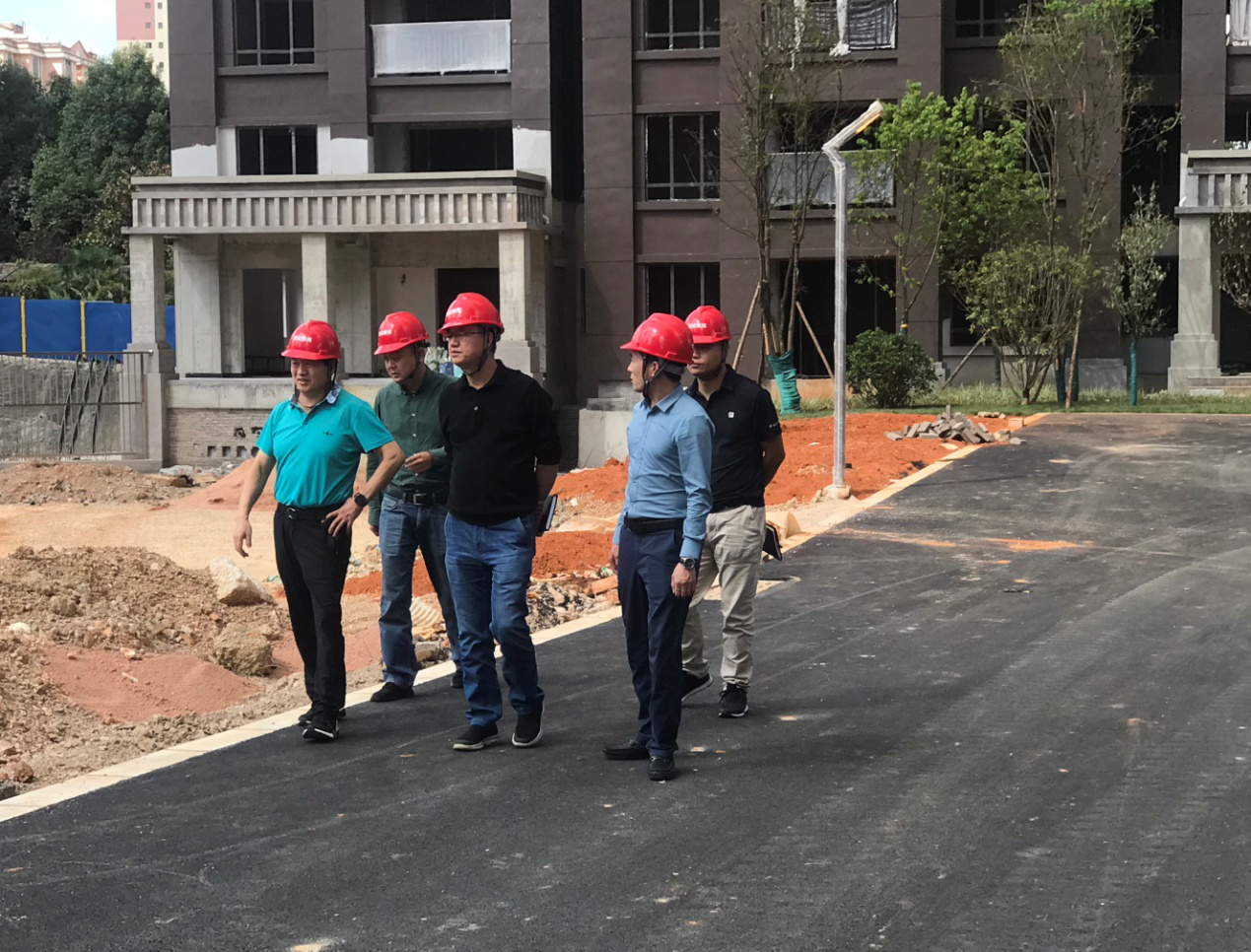 孟春柳袁明紅到曲靖片區(qū)項目督導檢查