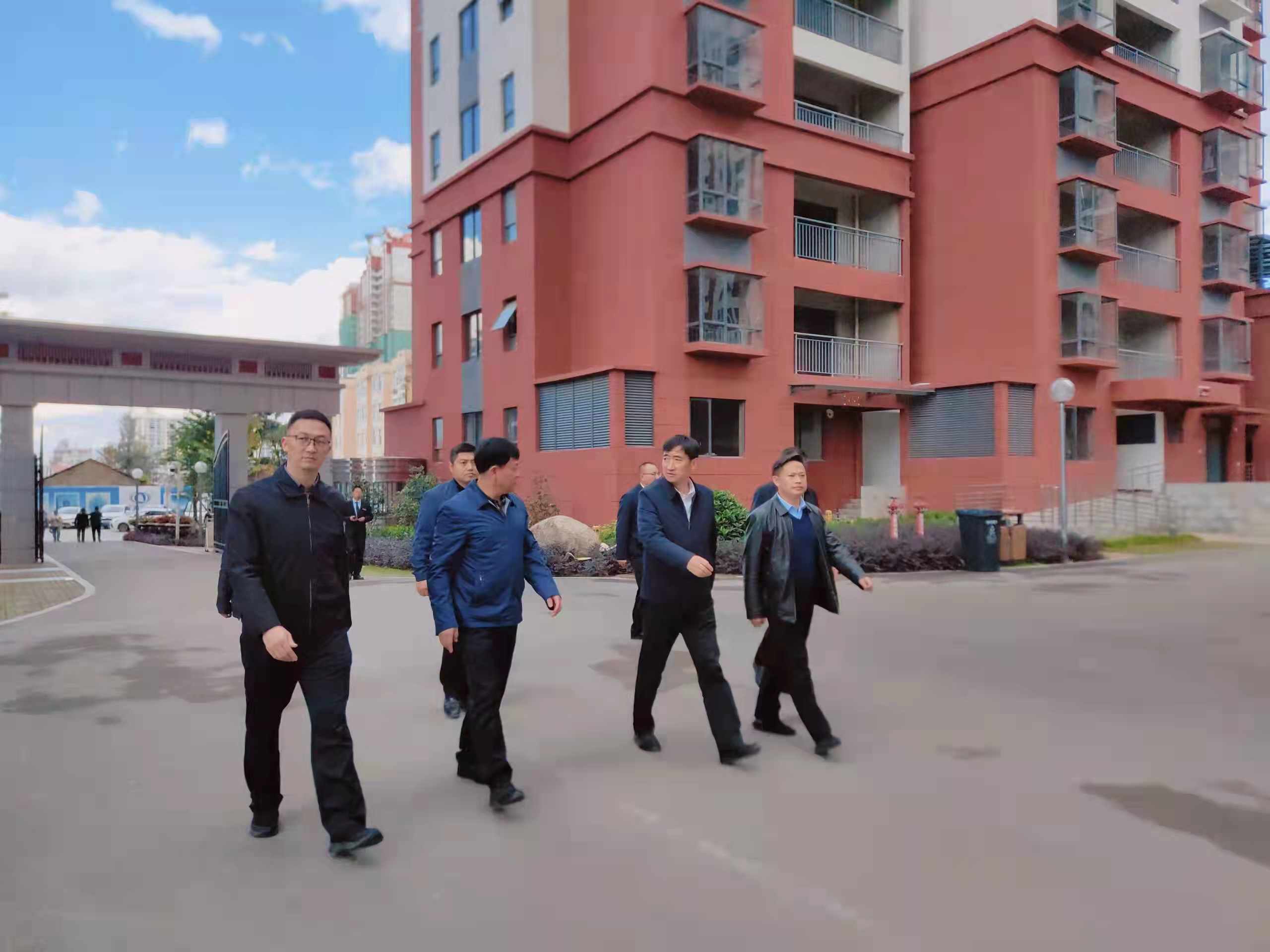 臨滄市委副書記、代理市長杜建輝調(diào)研臨翔區(qū)棚戶區(qū)改造安置房項目