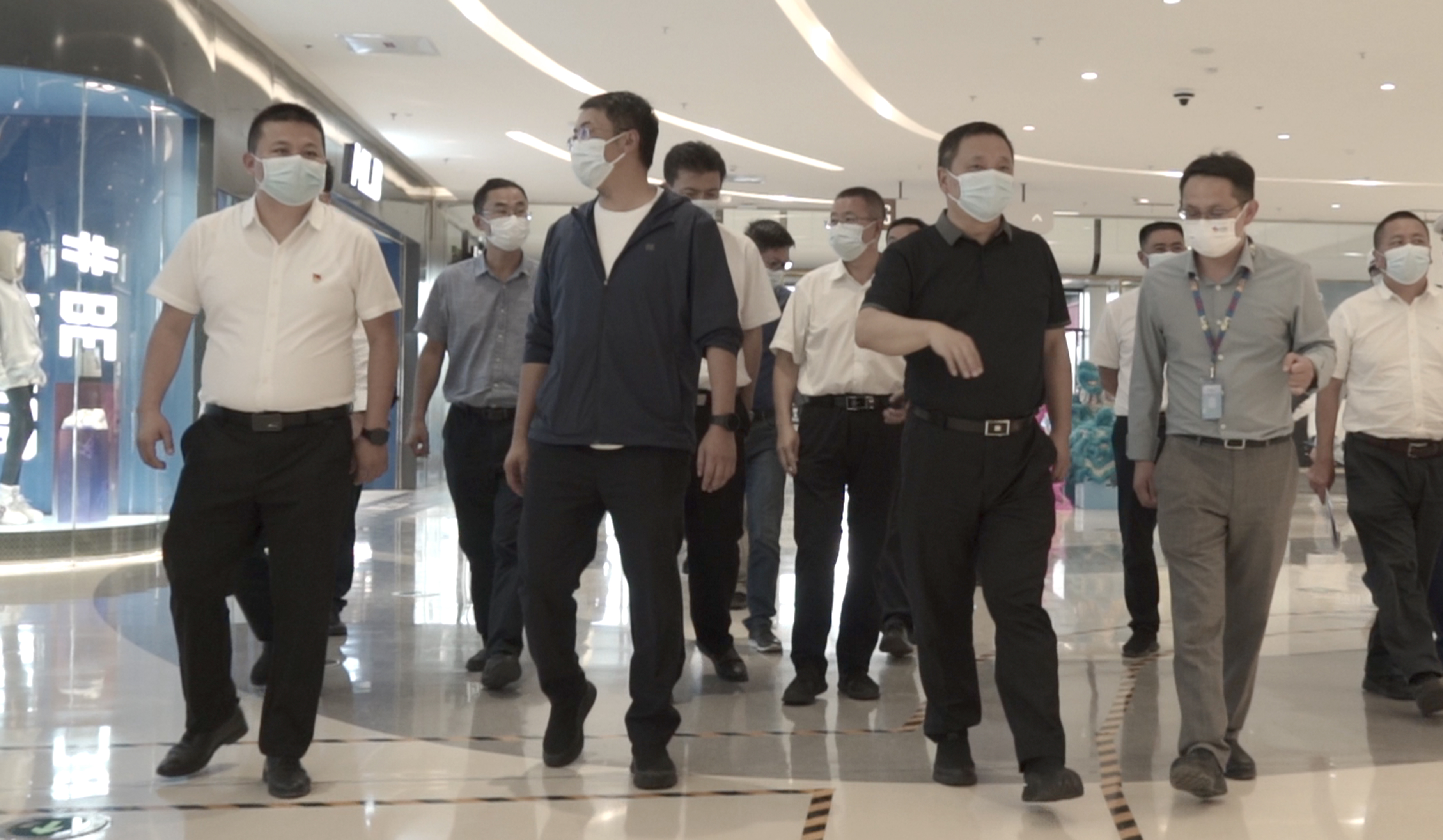 大理州委書記楊國宗調(diào)研龍悅?cè)A府愛琴海購物公園