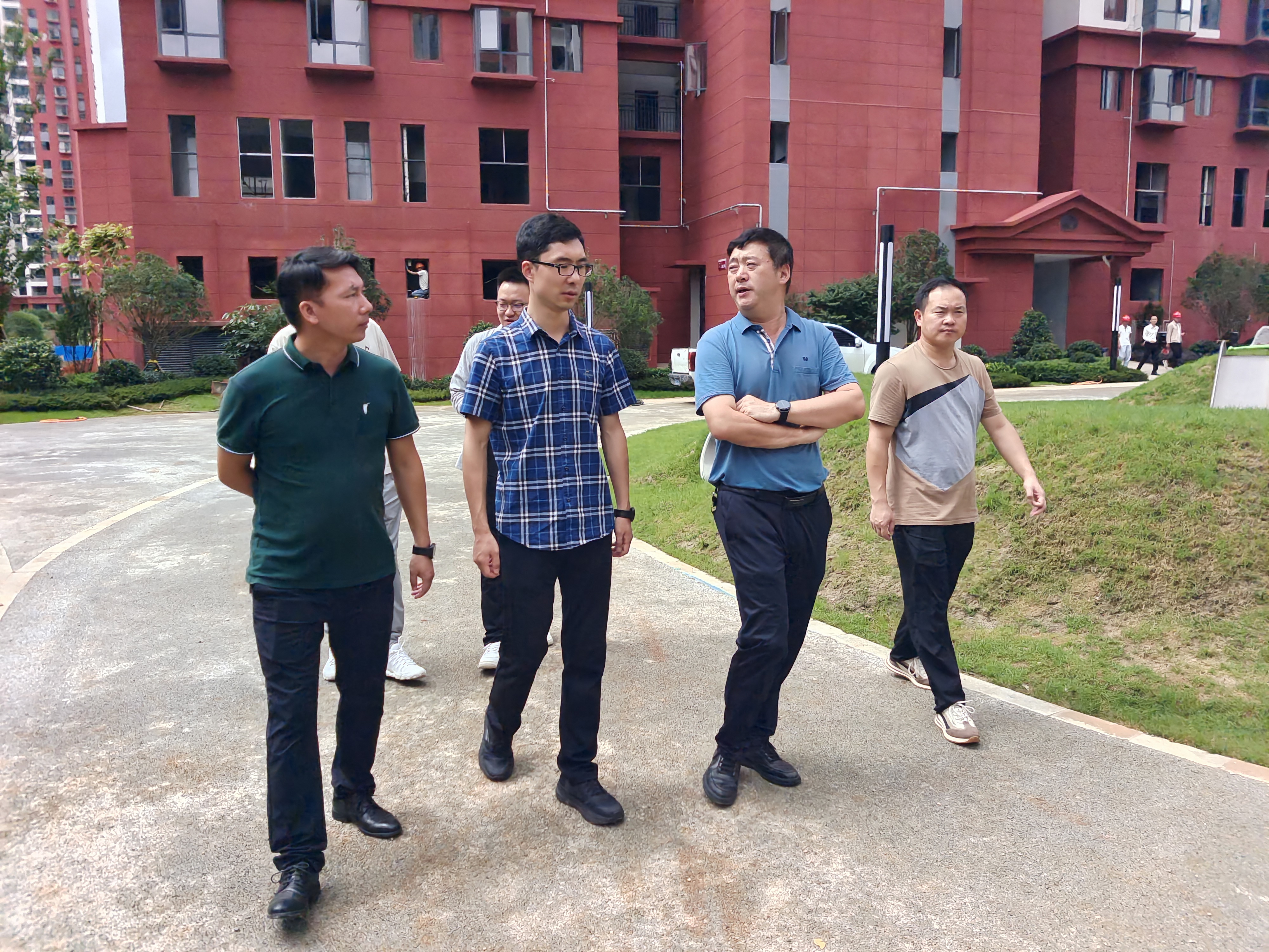 公司領(lǐng)導(dǎo)班子成員深入項(xiàng)目一線檢查指導(dǎo)