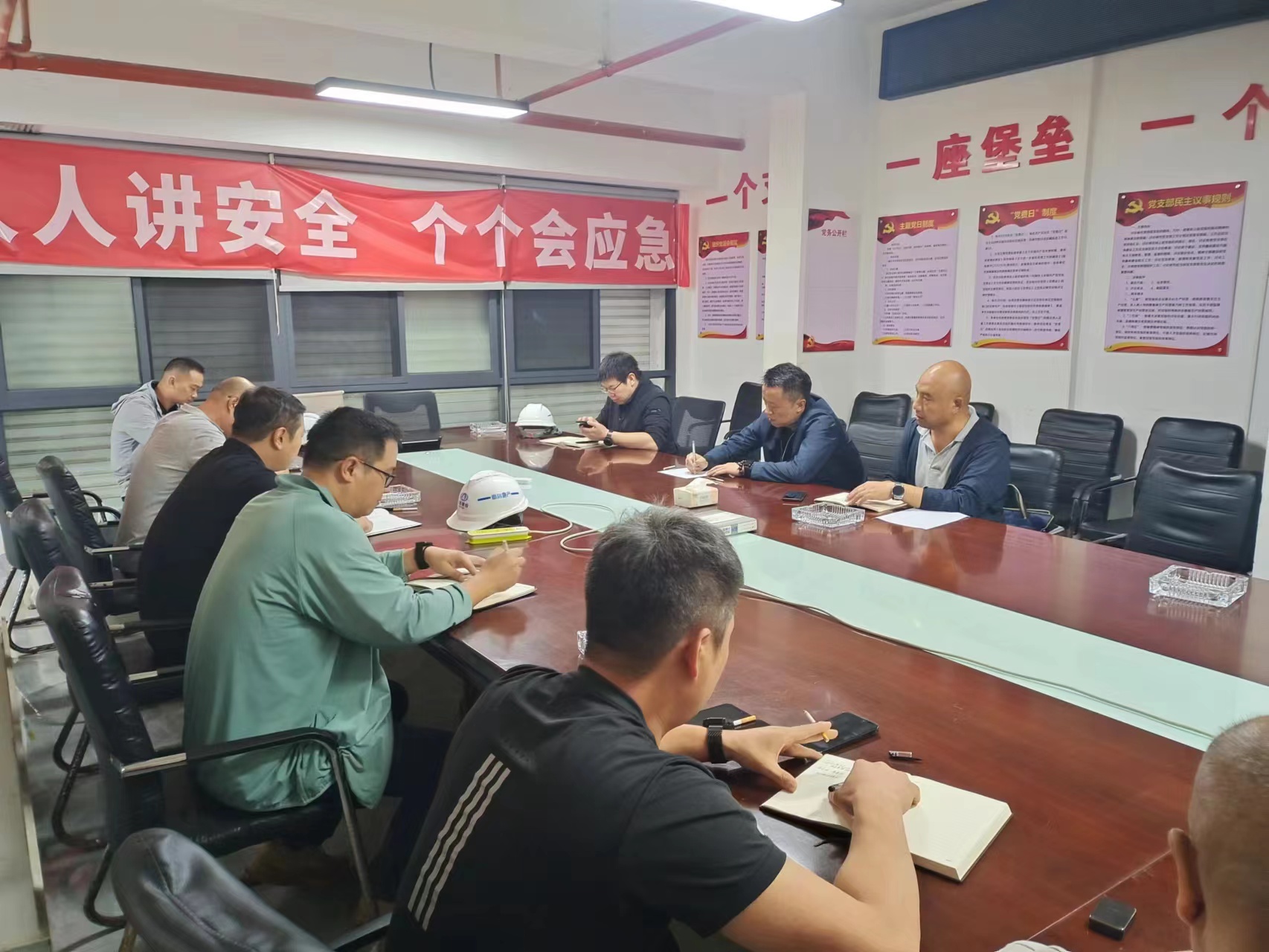 胡亞?wèn)|到云領(lǐng)華府項(xiàng)目檢查指導(dǎo)