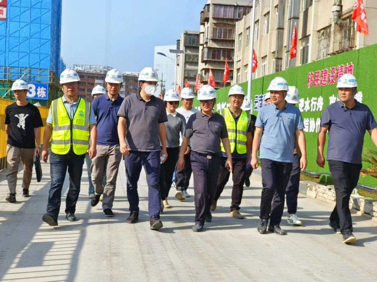 五華區(qū)副區(qū)長(zhǎng)李東到建投·春城華府調(diào)研