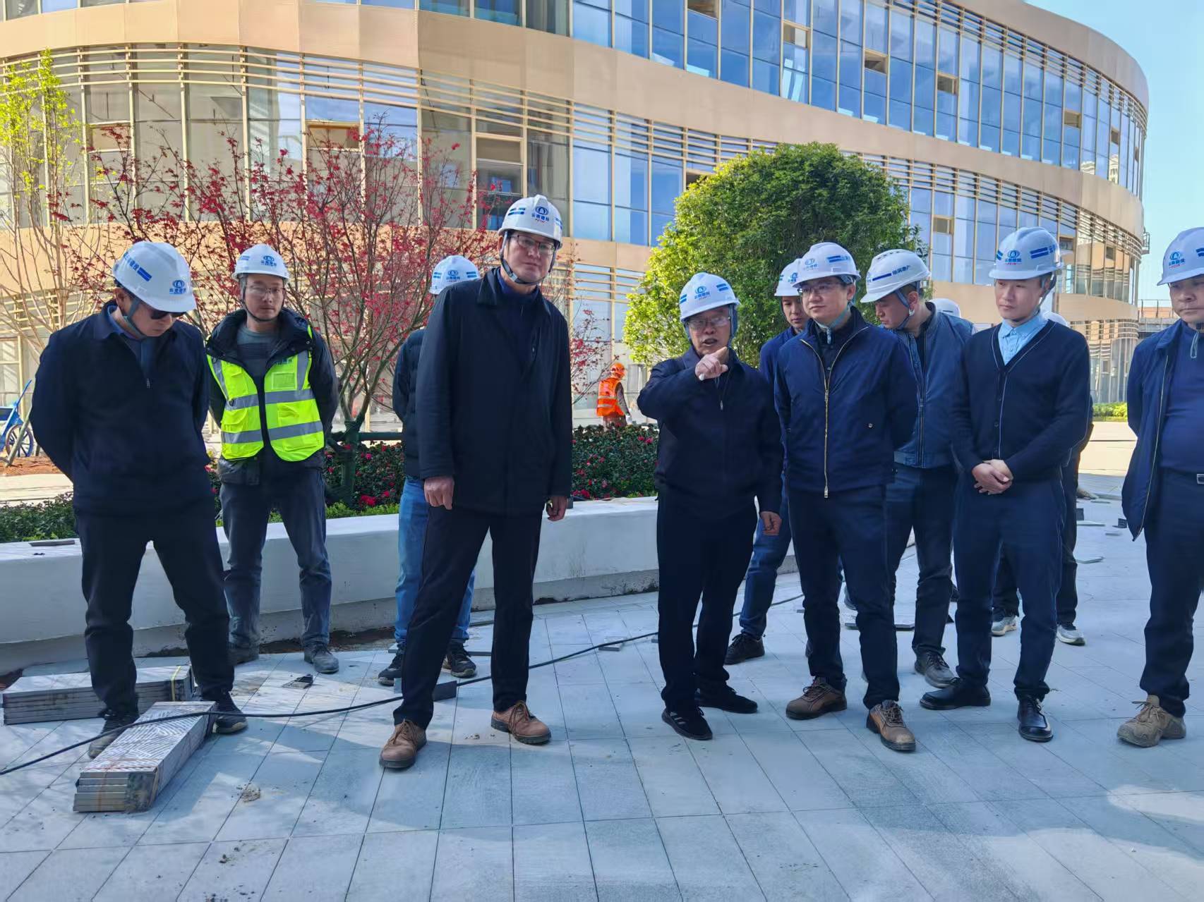 咬定目標  壓實責任 魏成凡督導建投國際項目